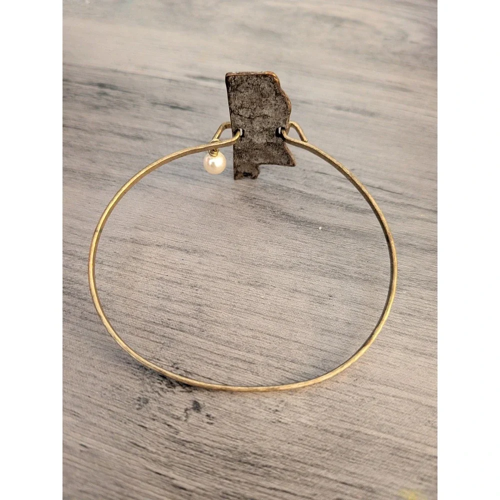 Mississippi YALL State Charm Bangle Bracelet Bronze Tone Pearl‎ Accent Southern
